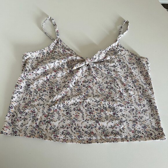EUC American Eagle XXL Tie-Front Tank Top with Delicate Floral Pattern - Picture 5 of 13